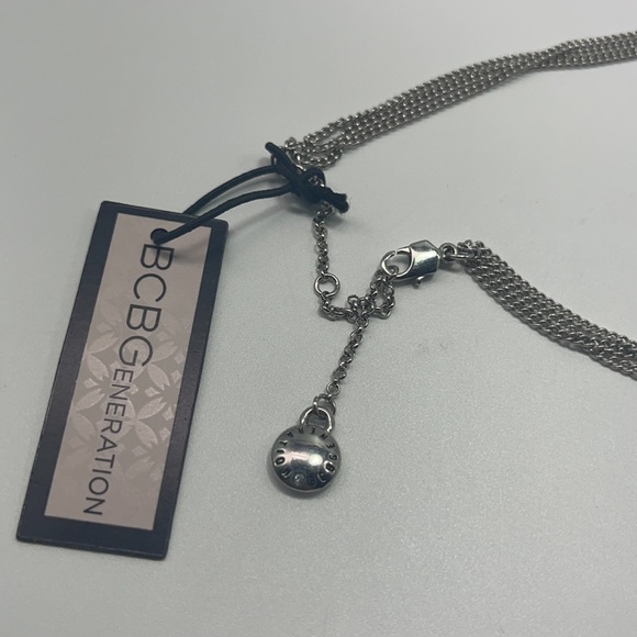 NWT BCBGeneration Triple Layer Silver Bar Necklace - Picture 5 of 5